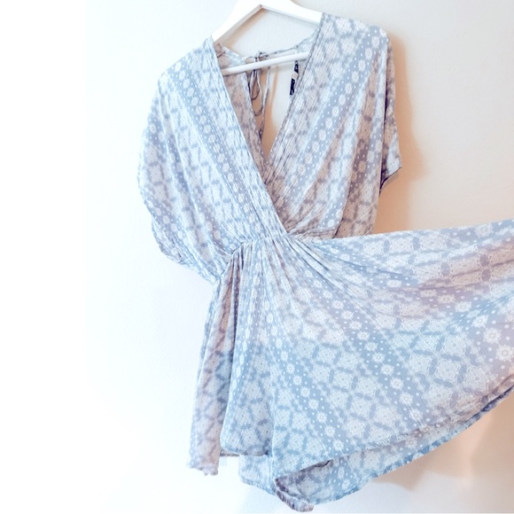 Final Touch Short Sleeve Flowy Romper Boho Light Blue/White, Size Small - Picture 3 of 6